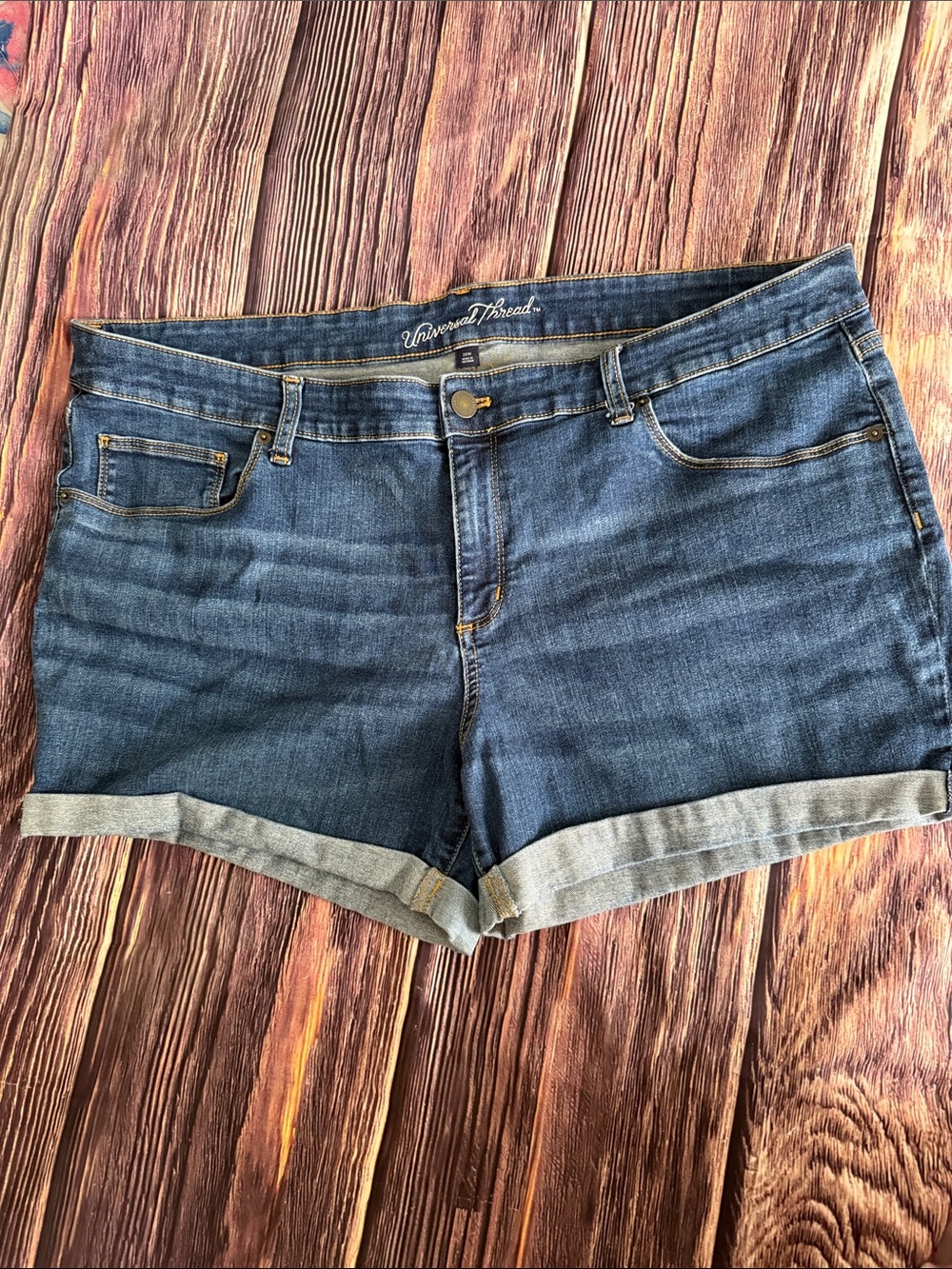 Universal Thread Dark Blue Denim Roll-Cuff Women’s Midi Shorts
